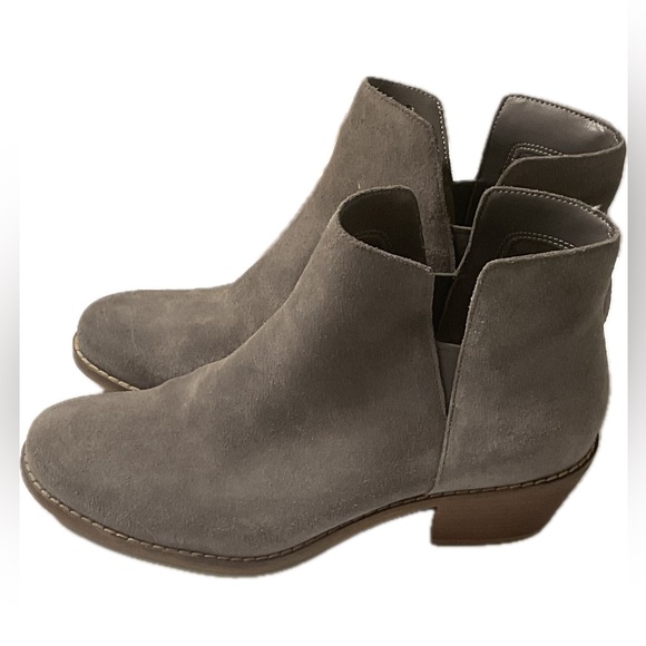 COLE HAAN Grand OS Signature Grey Suede Ankle Bootie - Picture 1 of 7